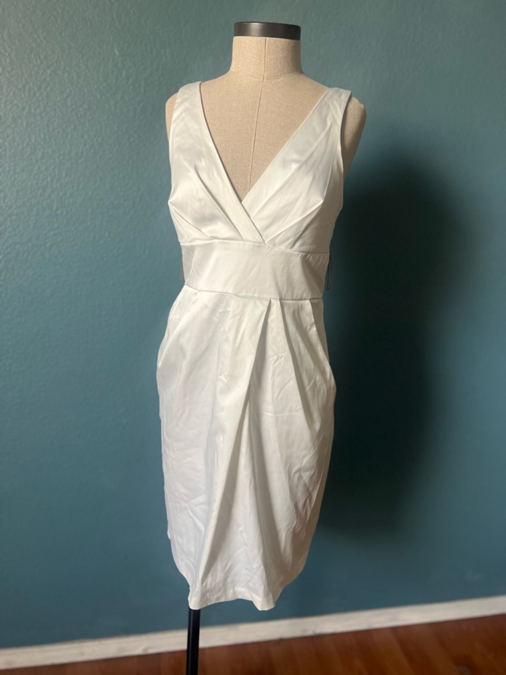 City Triangles White V-Neck Midi Sheath Dress with pockets size 11 cocktail prom